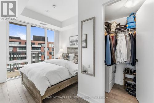 912 - 220 Missinnihe Way, Mississauga, ON - Indoor Photo Showing Bedroom