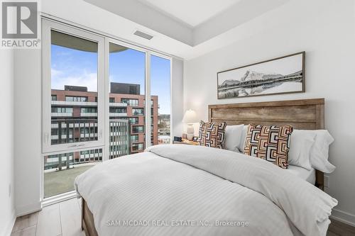 912 - 220 Missinnihe Way, Mississauga, ON - Indoor Photo Showing Bedroom