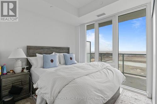 912 - 220 Missinnihe Way, Mississauga, ON - Indoor Photo Showing Bedroom