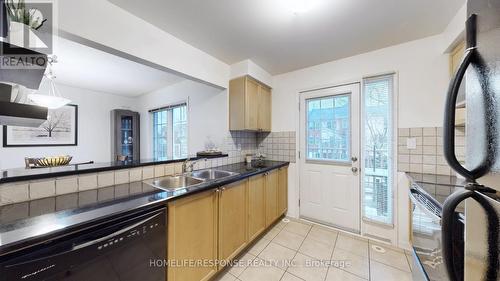 931 Deverell Place, Milton, ON - Indoor Photo Showing Kitchen