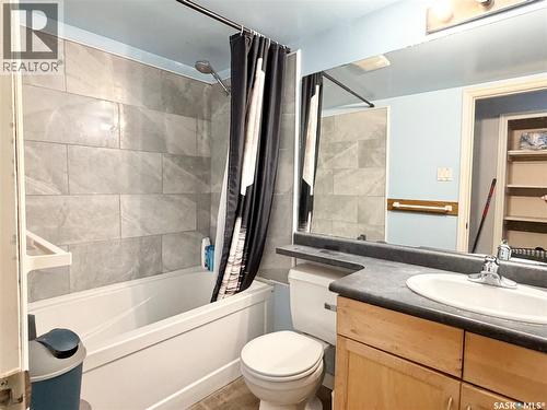 106A 1121 Mckercher Drive, Saskatoon, SK - Indoor Photo Showing Bathroom