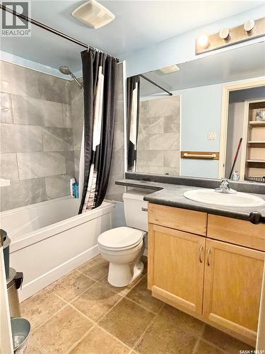106A 1121 Mckercher Drive, Saskatoon, SK - Indoor Photo Showing Bathroom