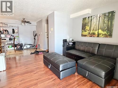 106A 1121 Mckercher Drive, Saskatoon, SK - Indoor Photo Showing Living Room