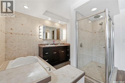 419 Chitek Crescent, Saskatoon, SK - Indoor Photo Showing Bathroom