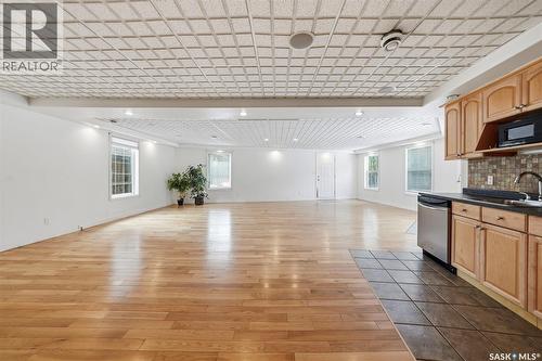 419 Chitek Crescent, Saskatoon, SK - Indoor Photo Showing Kitchen