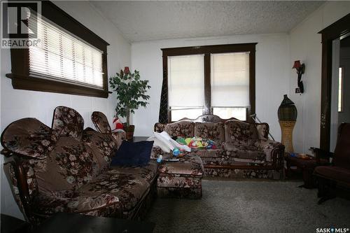 1441 Argyle Street, Regina, SK - Indoor Photo Showing Living Room