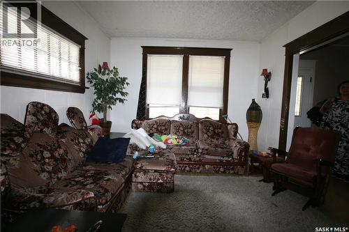 1441 Argyle Street, Regina, SK - Indoor Photo Showing Living Room