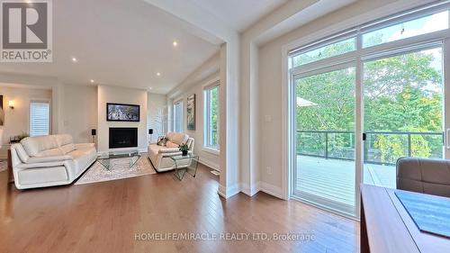 63 Ian Ormston Drive, Kitchener, ON - Indoor Photo Showing Living Room