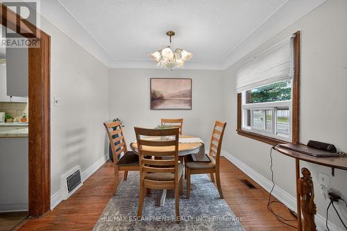 144 Hunter Street W, Hamilton, ON - Indoor Photo Showing Dining Room