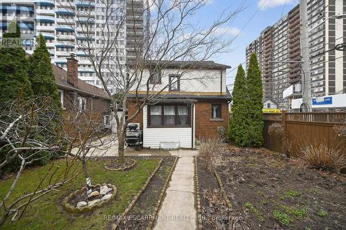 144 Hunter Street W, Hamilton, ON - Outdoor