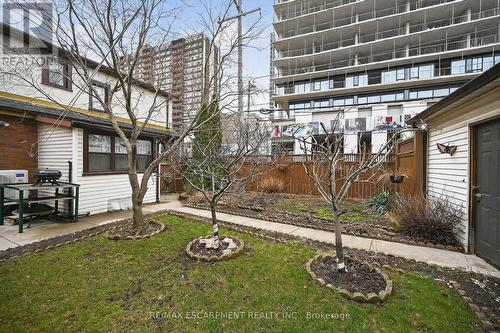 144 Hunter Street W, Hamilton, ON - Outdoor