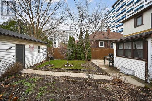 144 Hunter Street W, Hamilton, ON - Outdoor