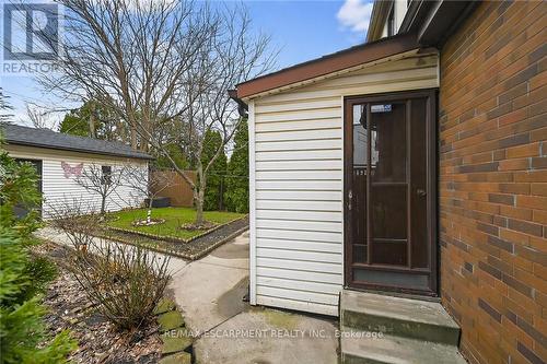 144 Hunter Street W, Hamilton, ON - Outdoor With Exterior