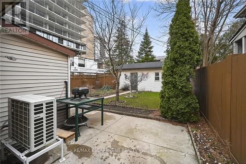 144 Hunter Street W, Hamilton, ON - Outdoor