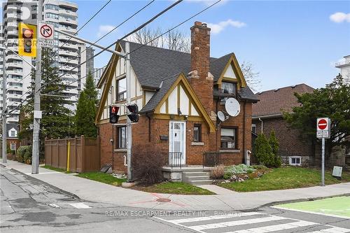 144 Hunter Street W, Hamilton, ON - Outdoor