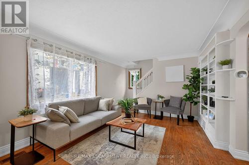144 Hunter Street W, Hamilton, ON - Indoor Photo Showing Living Room