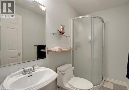 1069 Beach Boulevard, Hamilton, ON - Indoor Photo Showing Bathroom
