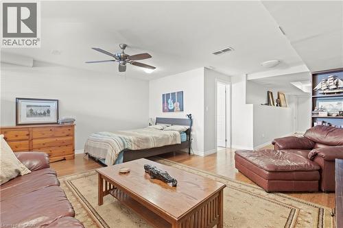 1069 Beach Boulevard, Hamilton, ON - Indoor Photo Showing Bedroom
