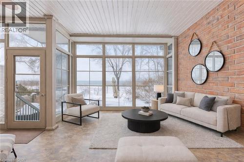 virtually staged - 1069 Beach Boulevard, Hamilton, ON - Indoor Photo Showing Living Room