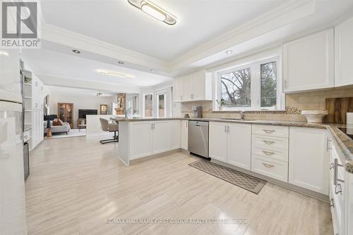 1674 Heathside Crescent, Pickering, ON - Indoor Photo Showing Kitchen