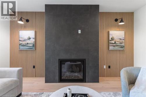 81 Doans Ridge Road, Welland, ON - Indoor Photo Showing Living Room With Fireplace