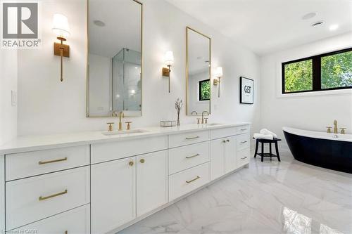 81 Doans Ridge Road, Welland, ON - Indoor Photo Showing Bathroom