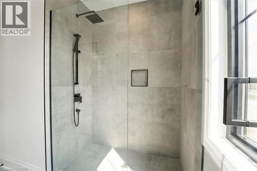 81 Doans Ridge Road, Welland, ON - Indoor Photo Showing Bathroom