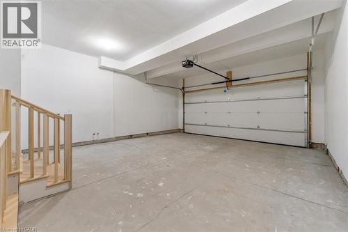 81 Doans Ridge Road, Welland, ON - Indoor Photo Showing Garage