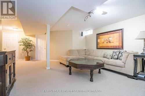 31 Etherington Crescent, Barrie, ON - Indoor Photo Showing Living Room