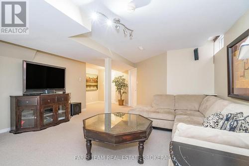 31 Etherington Crescent, Barrie, ON - Indoor Photo Showing Living Room
