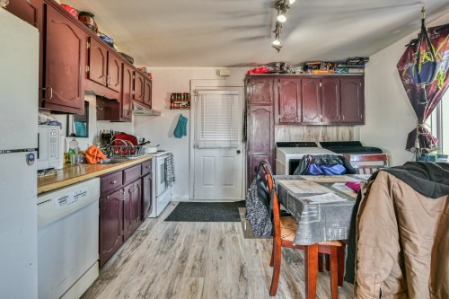 Cuisine - 802  - 804 20E Avenue, Saint-Jérôme, QC - Indoor Photo Showing Other Room