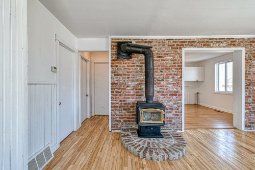 Salon - 802  - 804 20E Avenue, Saint-Jérôme, QC - Indoor Photo Showing Other Room With Fireplace