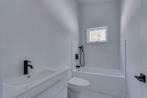 Salle de bains - 15 Ch. Du Sous-Bois, Bowman, QC - Indoor Photo Showing Bathroom