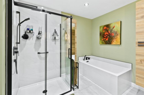 Salle de bains - 650 Rue Le Moyne, Saint-Jean-Sur-Richelieu, QC - Indoor Photo Showing Bathroom