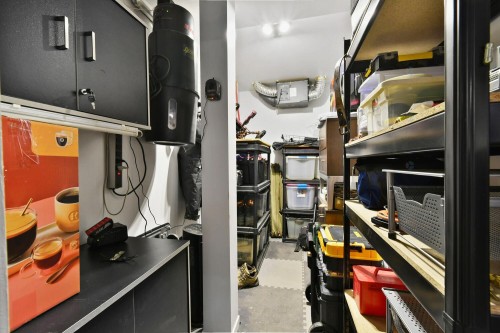 Remise - 650 Rue Le Moyne, Saint-Jean-Sur-Richelieu, QC - Indoor Photo Showing Other Room
