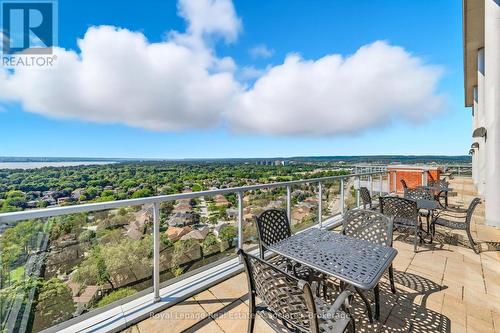 1407 - 551 Maple Avenue, Burlington, ON - Outdoor With View