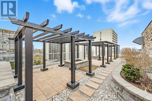 1407 - 551 Maple Avenue, Burlington, ON - Outdoor