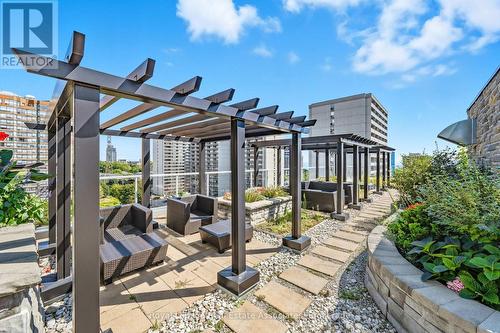 1407 - 551 Maple Avenue, Burlington, ON - Outdoor