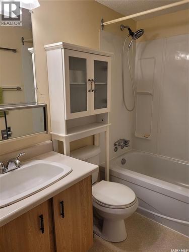 413 310 Stillwater Drive, Saskatoon, SK - Indoor Photo Showing Bathroom