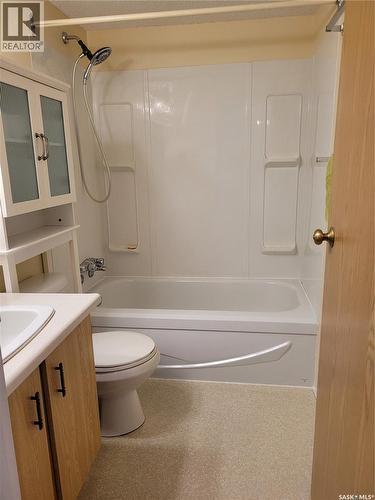 413 310 Stillwater Drive, Saskatoon, SK - Indoor Photo Showing Bathroom