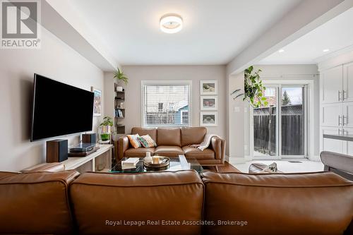 3867 Stardust Drive, Mississauga, ON - Indoor Photo Showing Living Room
