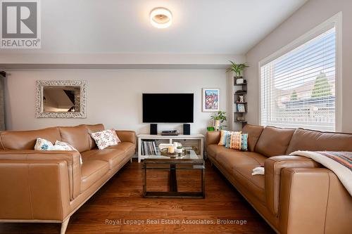 3867 Stardust Drive, Mississauga, ON - Indoor Photo Showing Living Room