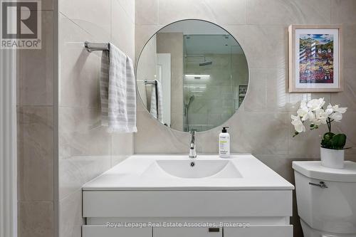 3867 Stardust Drive, Mississauga, ON - Indoor Photo Showing Bathroom