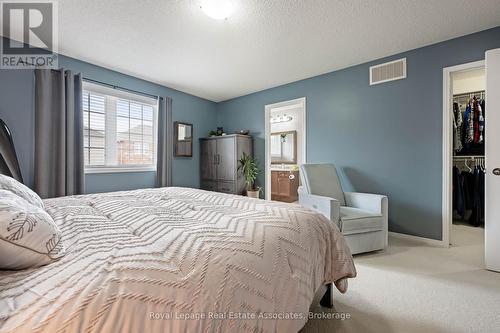 3867 Stardust Drive, Mississauga, ON - Indoor Photo Showing Bedroom