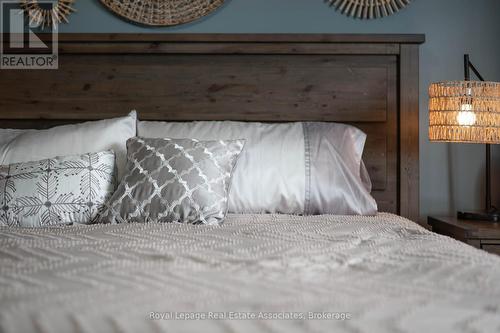 3867 Stardust Drive, Mississauga, ON - Indoor Photo Showing Bedroom