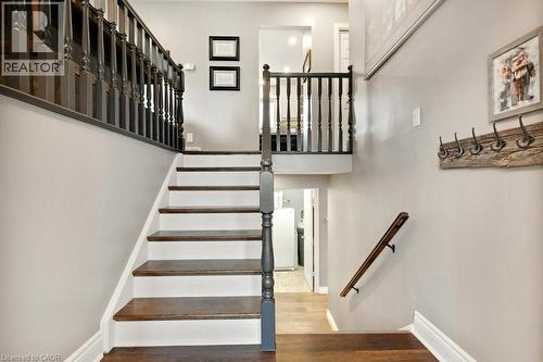 34 Leslie Avenue, Cambridge, ON - Indoor Photo Showing Other Room