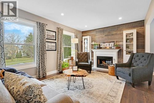 34 Leslie Avenue, Cambridge, ON - Indoor Photo Showing Living Room With Fireplace