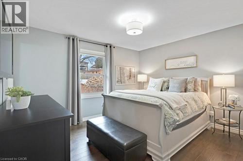34 Leslie Avenue, Cambridge, ON - Indoor Photo Showing Bedroom