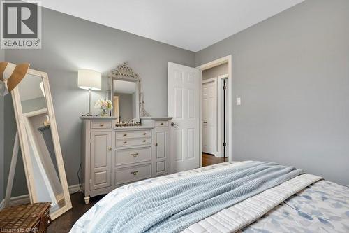 34 Leslie Avenue, Cambridge, ON - Indoor Photo Showing Bedroom