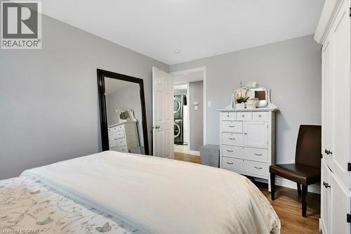 34 Leslie Avenue, Cambridge, ON - Indoor Photo Showing Bedroom